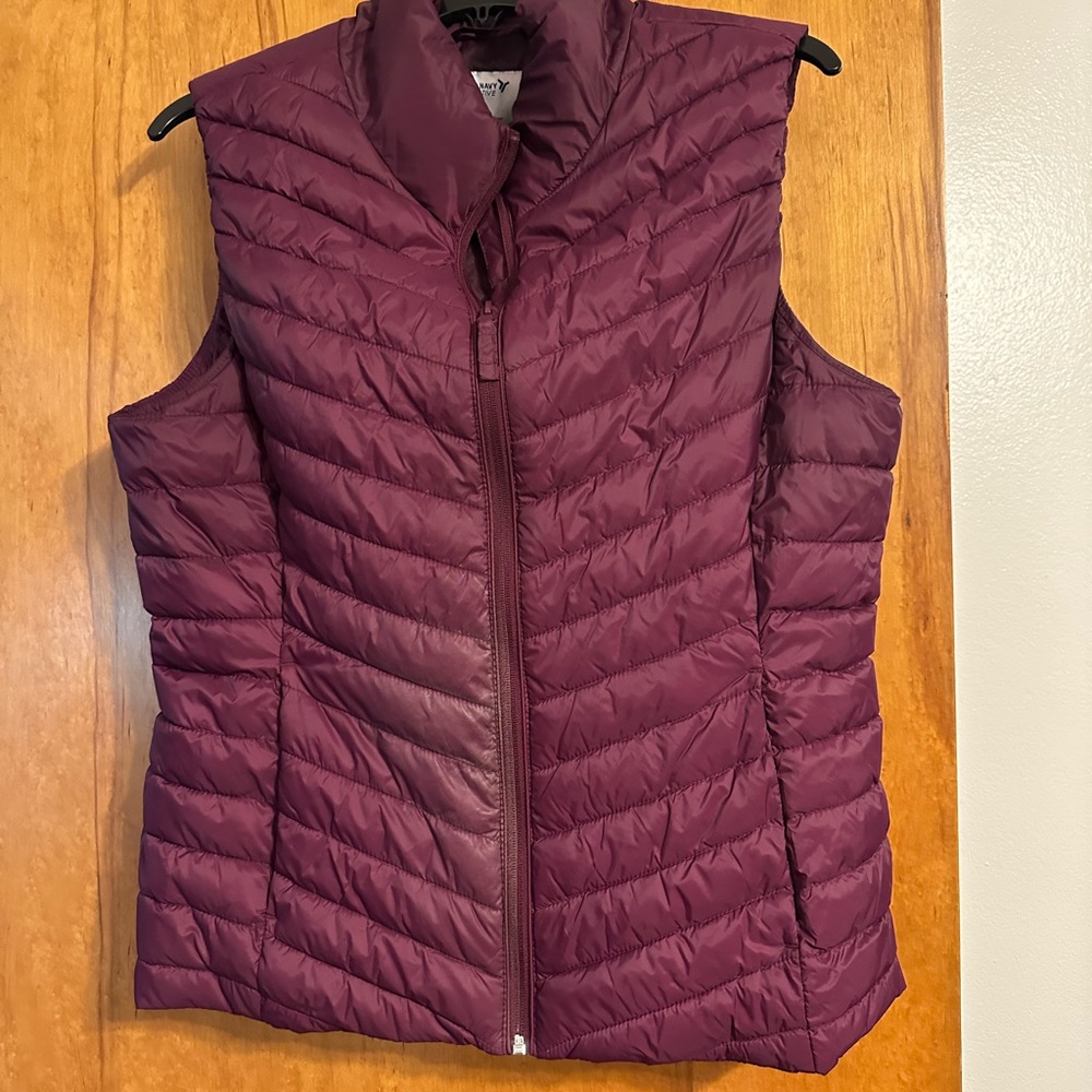 Old Navy Women's Burgundy Quilted Vest